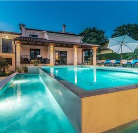 7 bedroom villa with pool in Svetvinčenat, sleeps 14